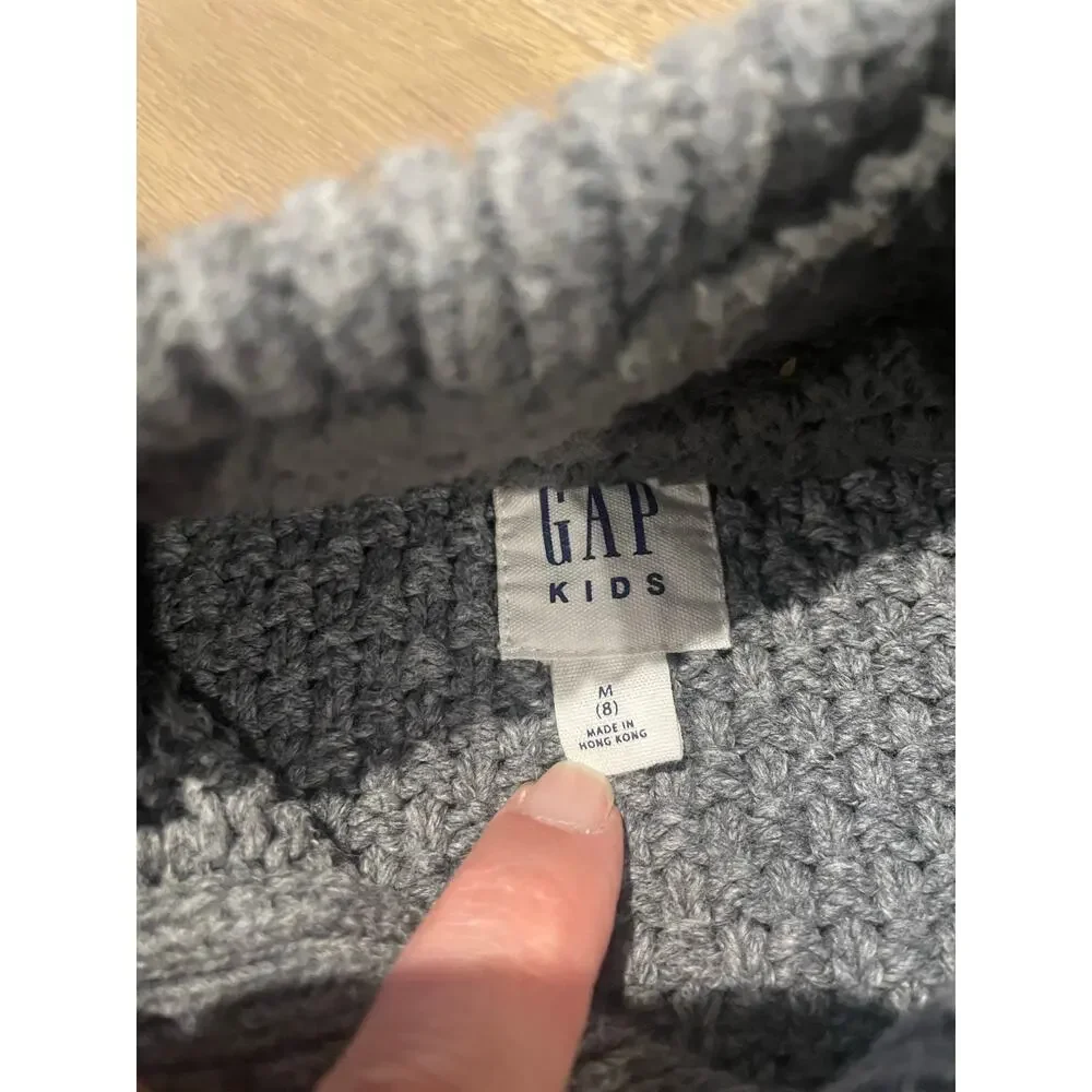GAP Gray Knit Sweater with Fleece Collar – Size Medium